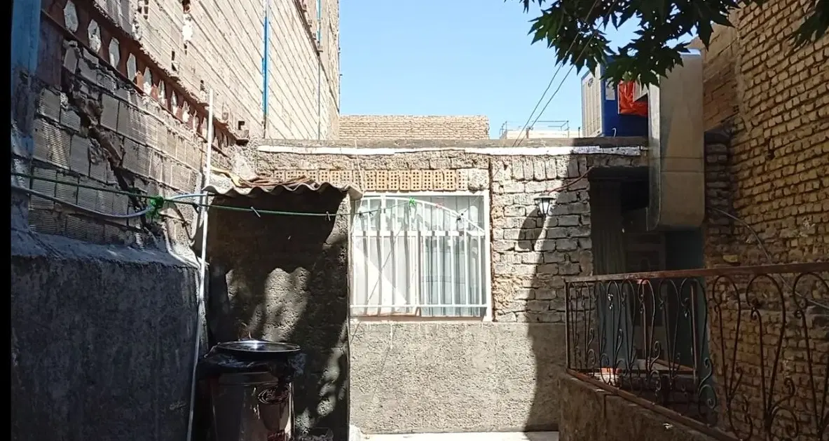 ویلایی توس63-65نجف11دو طبقه و مغازه