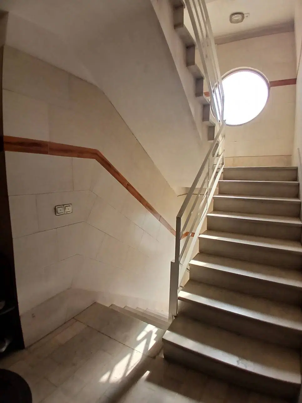 ۶۰متر سنددار طبقه دوم روبه نما
