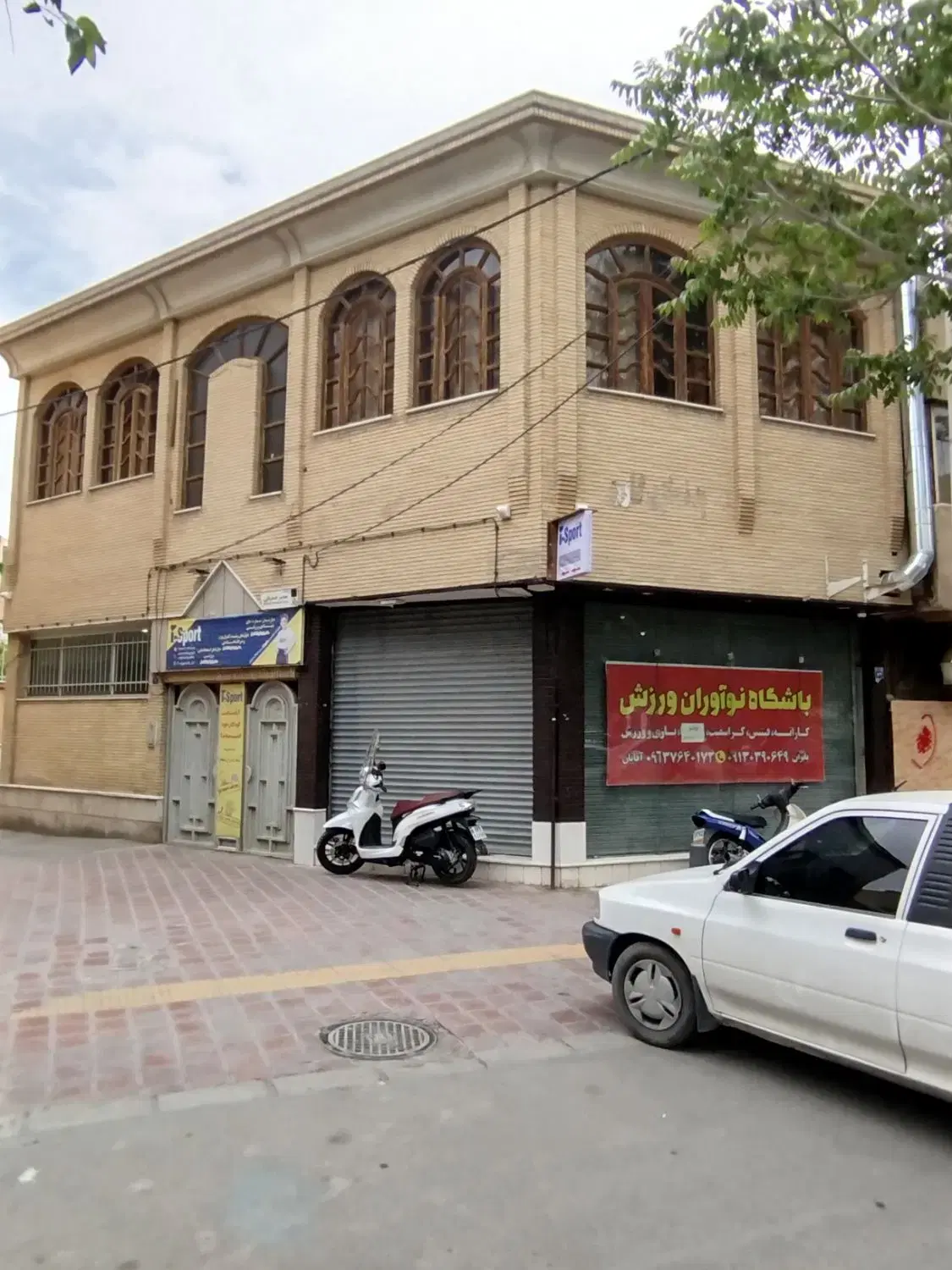 زیر زمین نبش خیابان جی