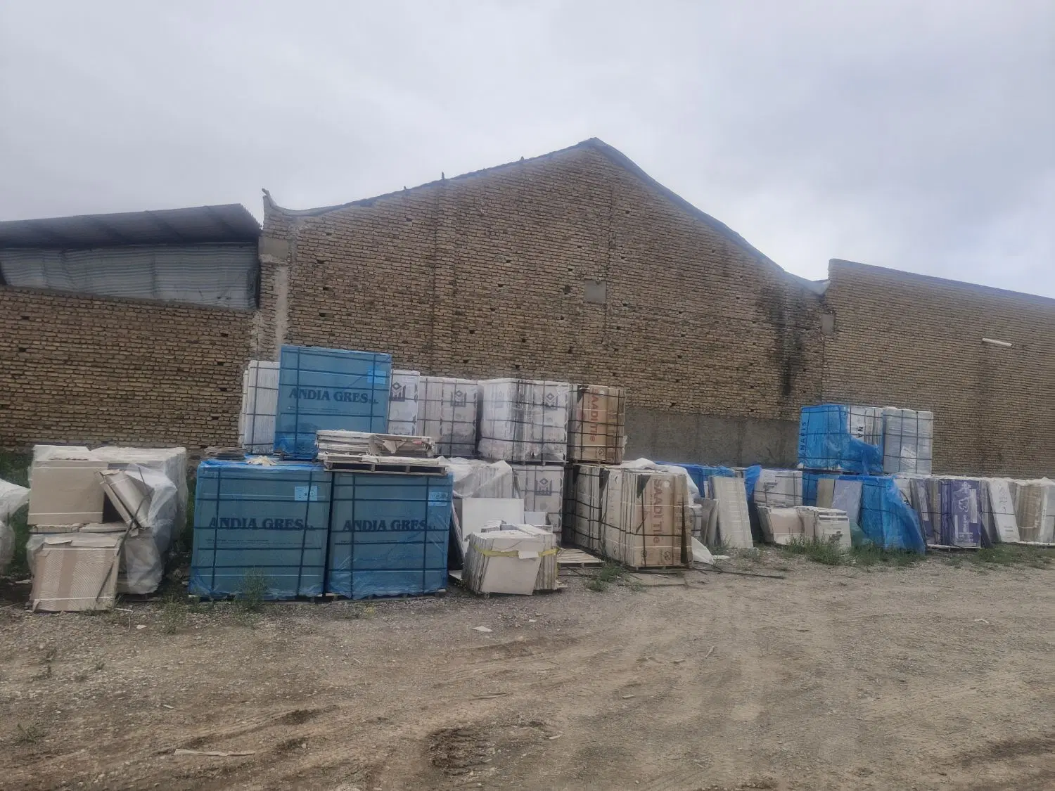 ملک تجاری بر جاده