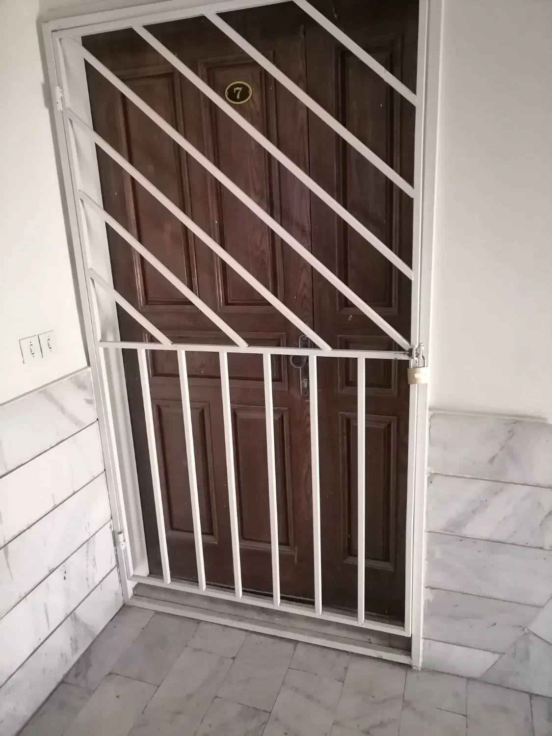 دوخوابه فلکه اول گوهردشت تخلیه