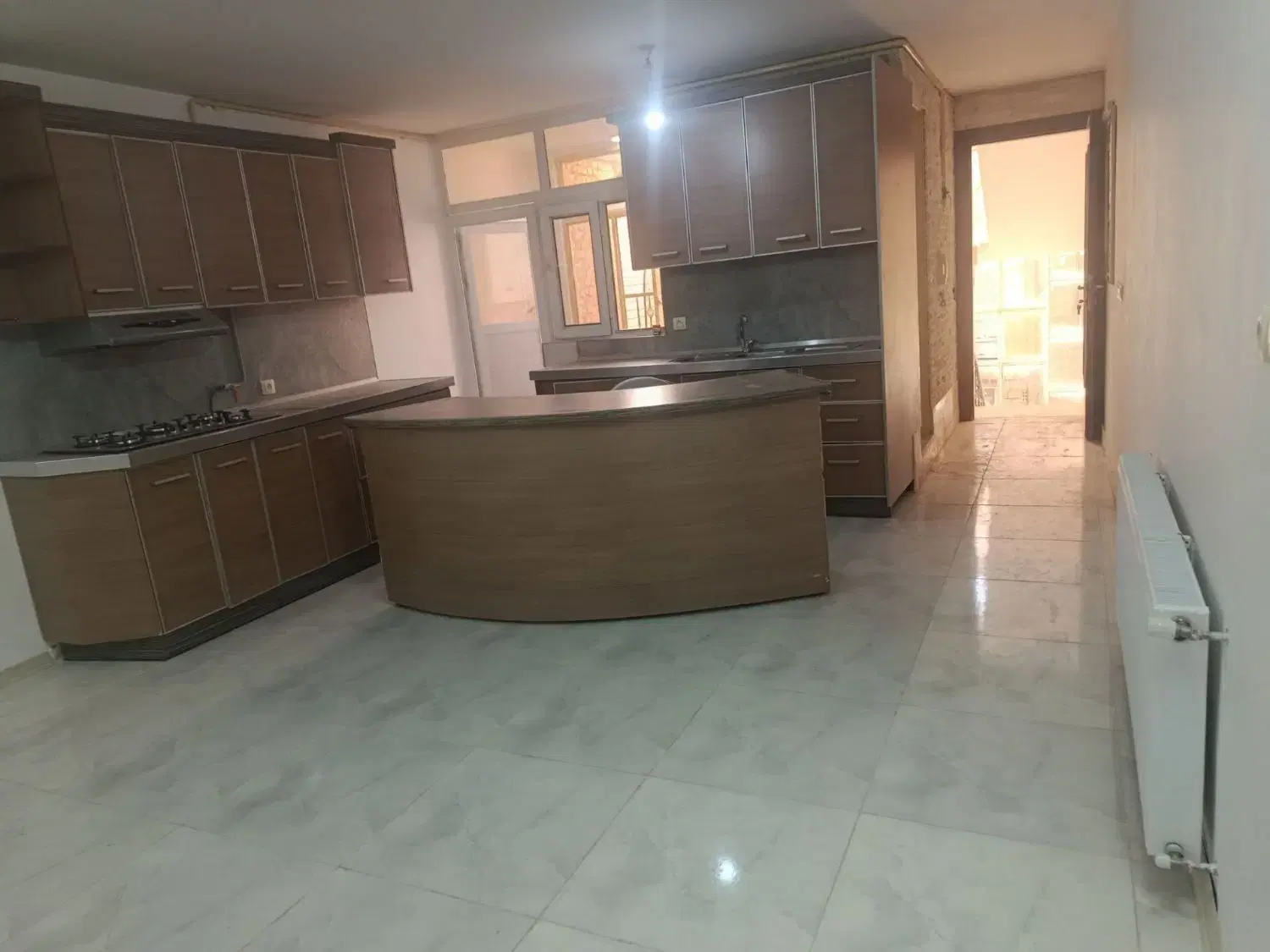اپارتمان ۸۵ متری  دو خواب فوق العاده شیک