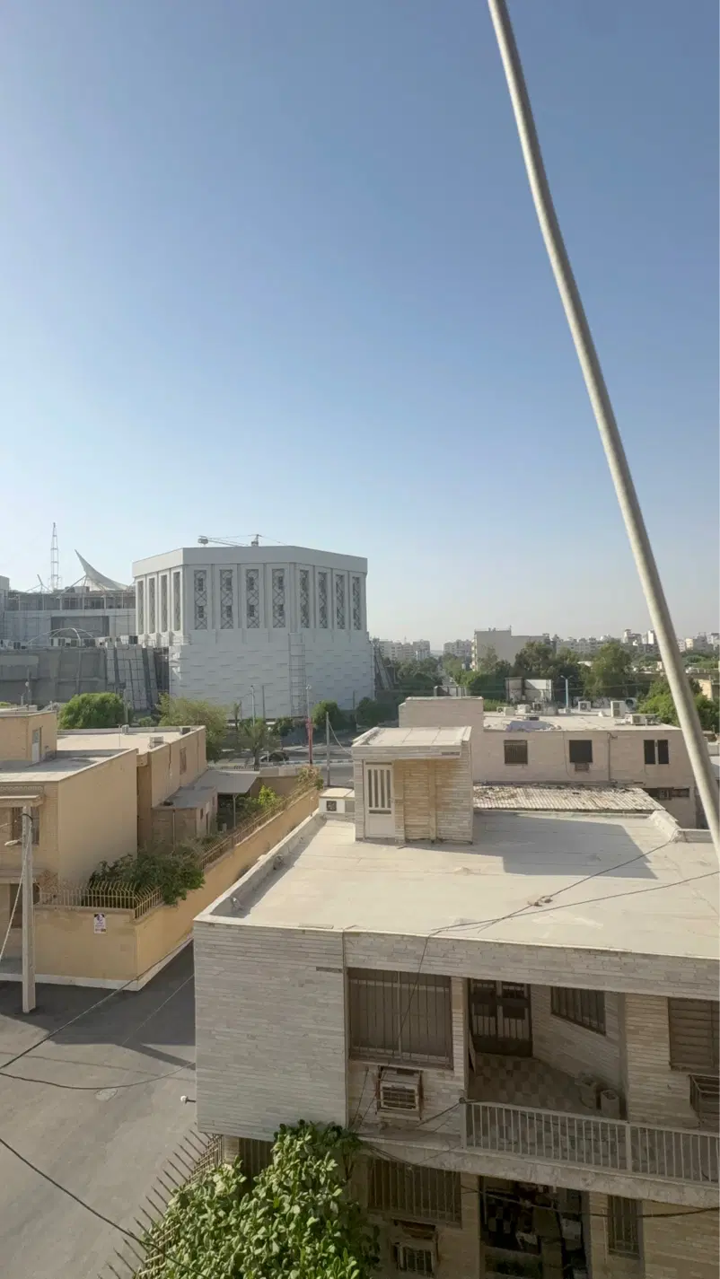 آپارتمان ۱۰۰ متری نوساز خام، روبروی مصلی
