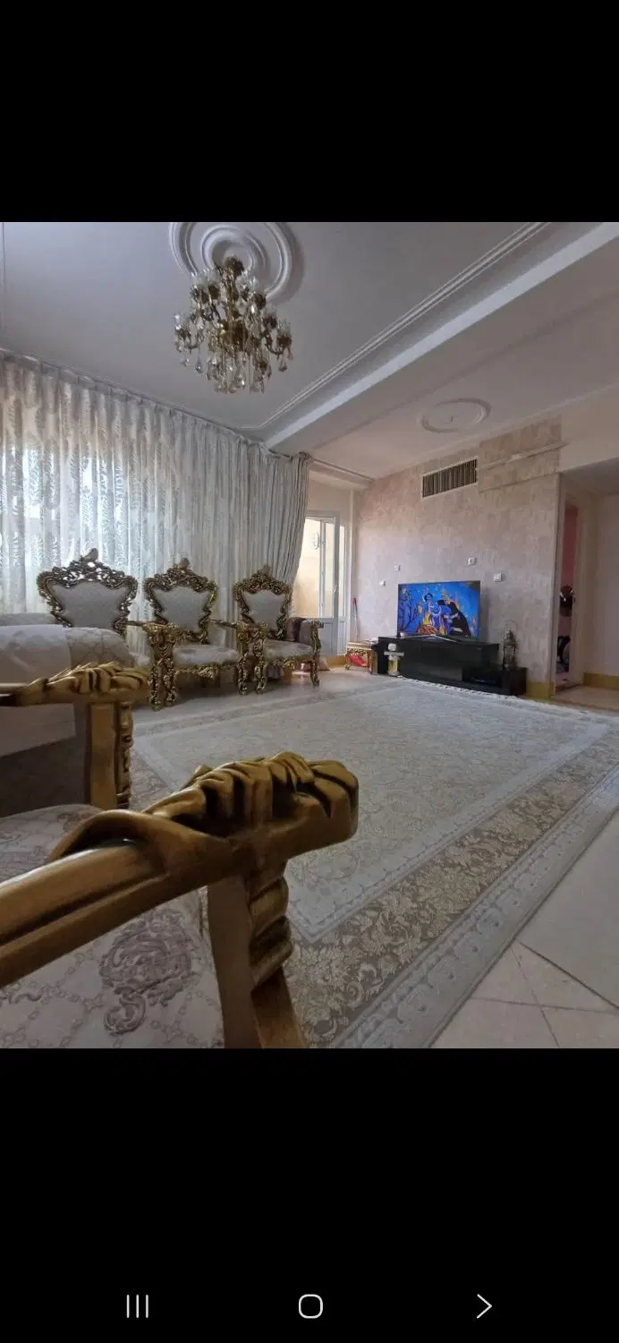 آپارتمان شیک و تمیز