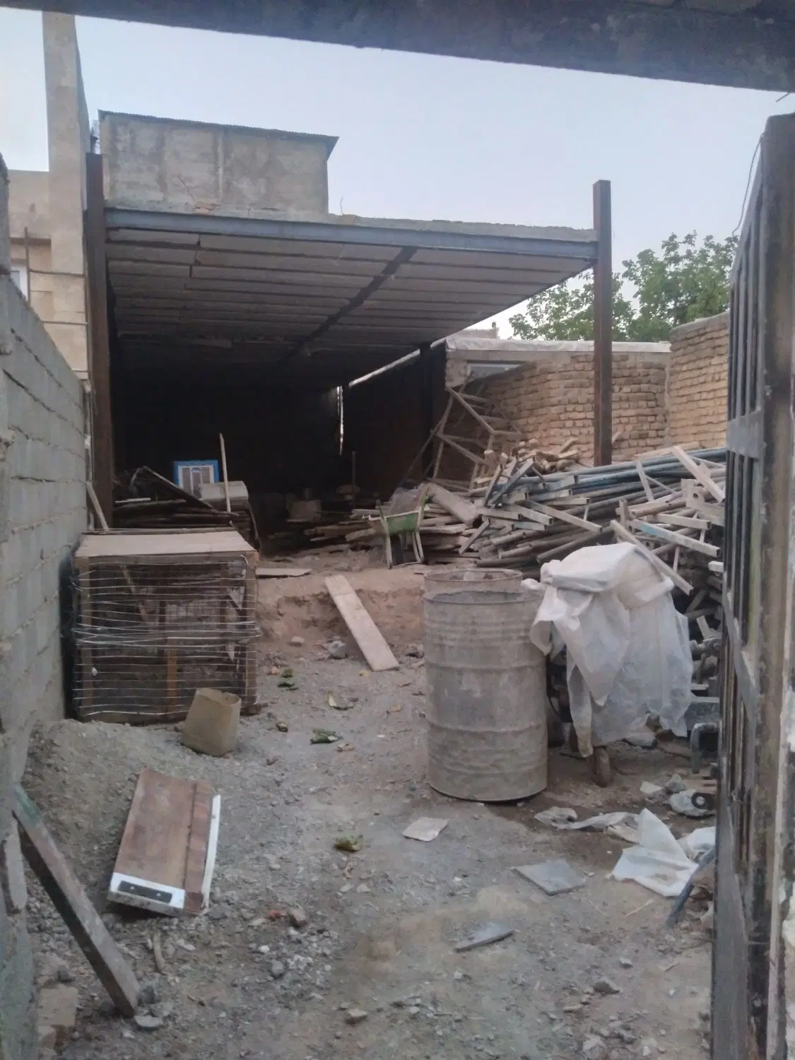فروش‌خانه‌نیمه‌ساز