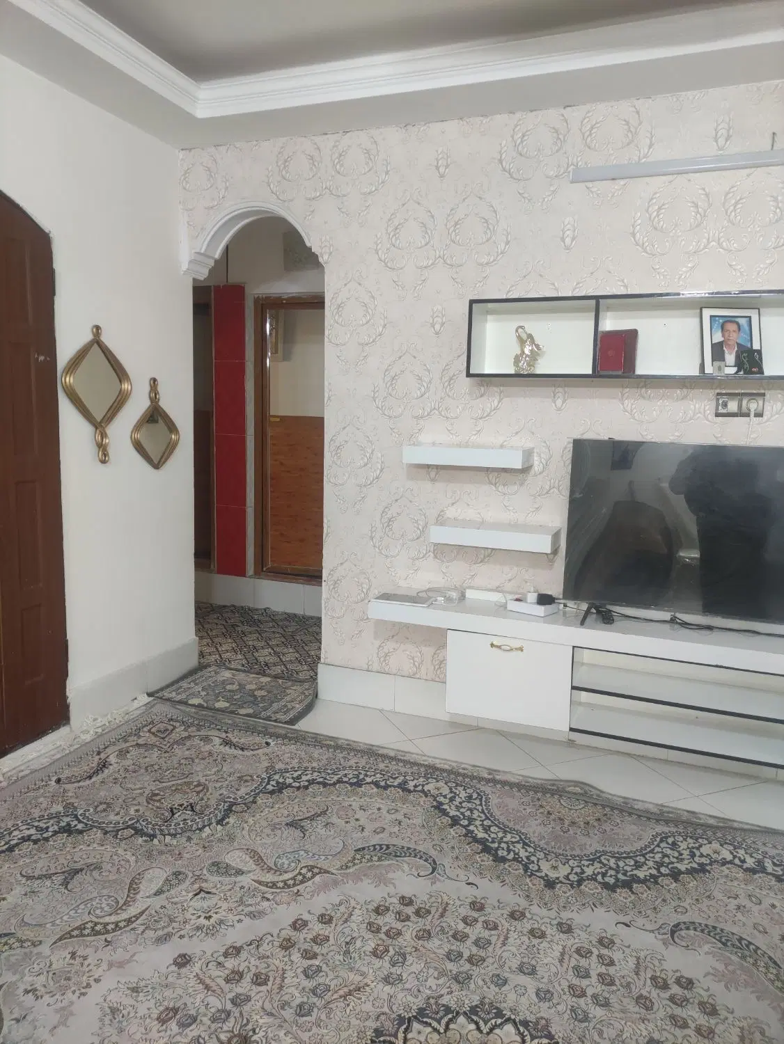 فروش یک اپارتمان سه واحد مسکونی.