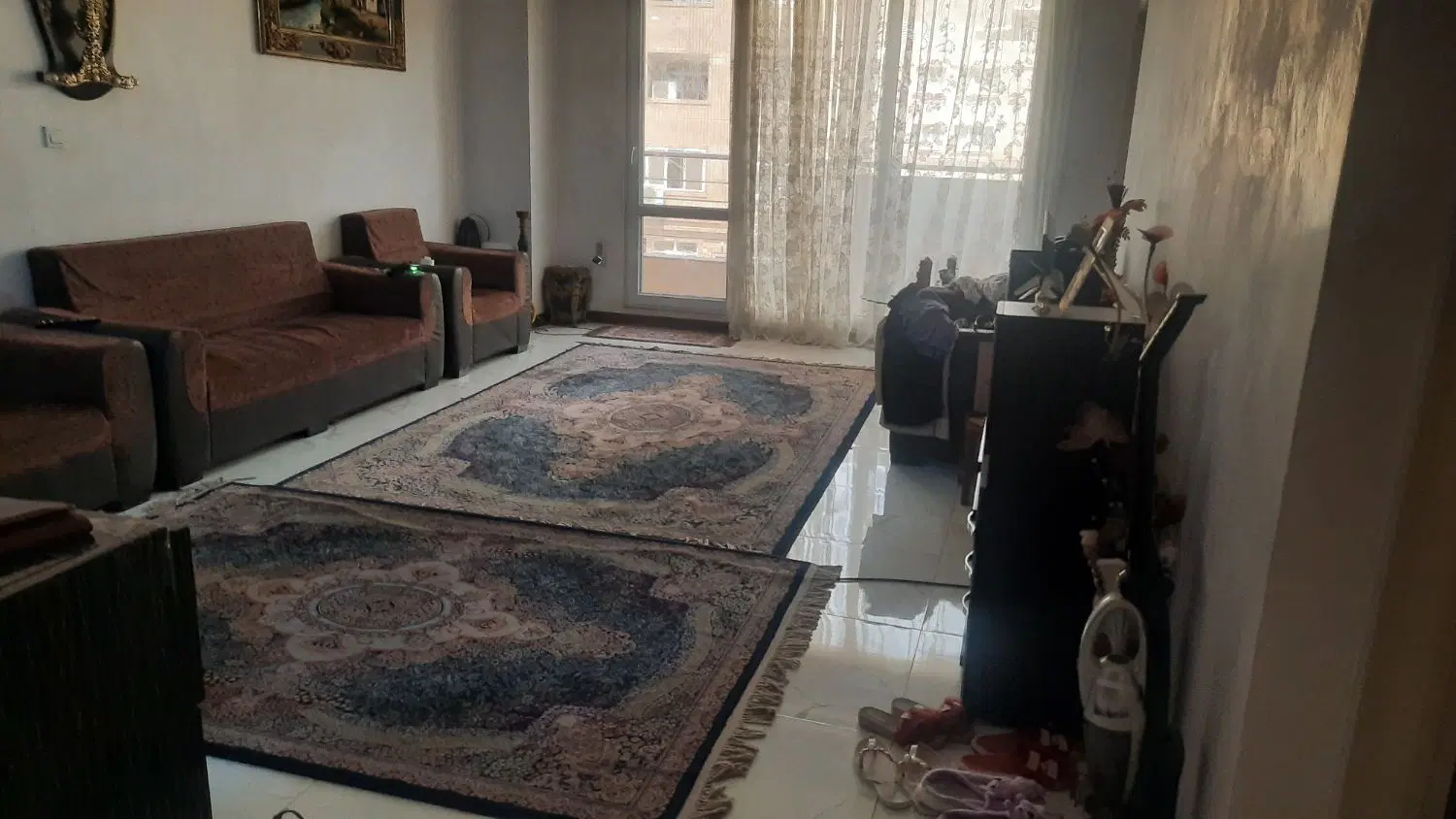 یک واحد ۷۷ متری