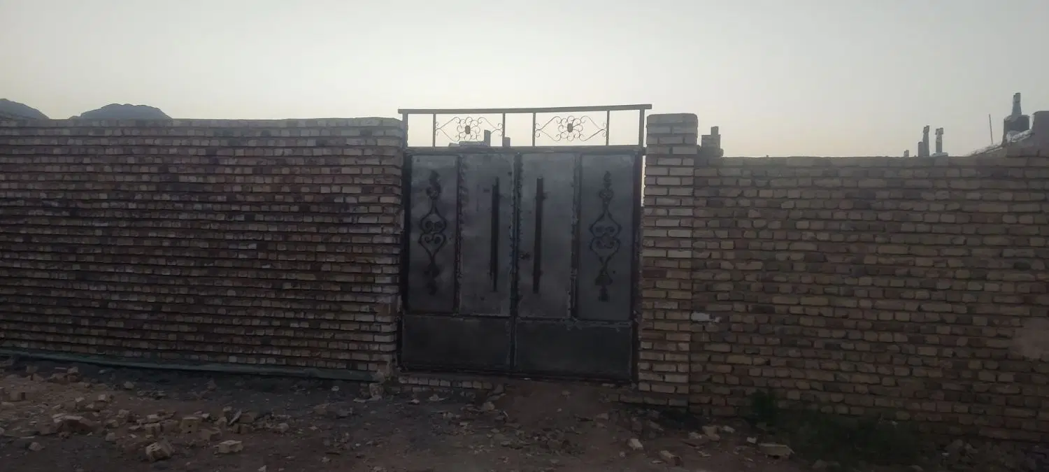 خانه مسکونی نیمه ساز
