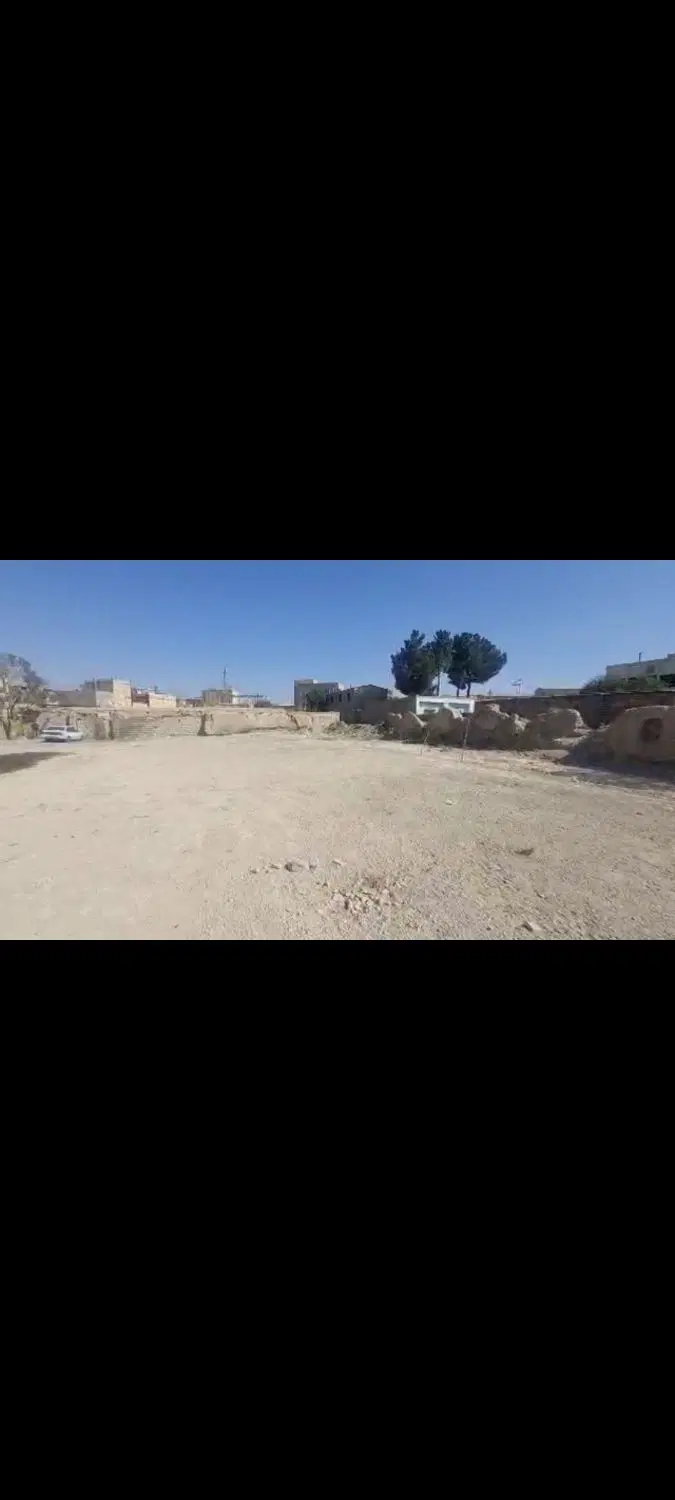 ساختمان نیمه کاره در رباط سرخ