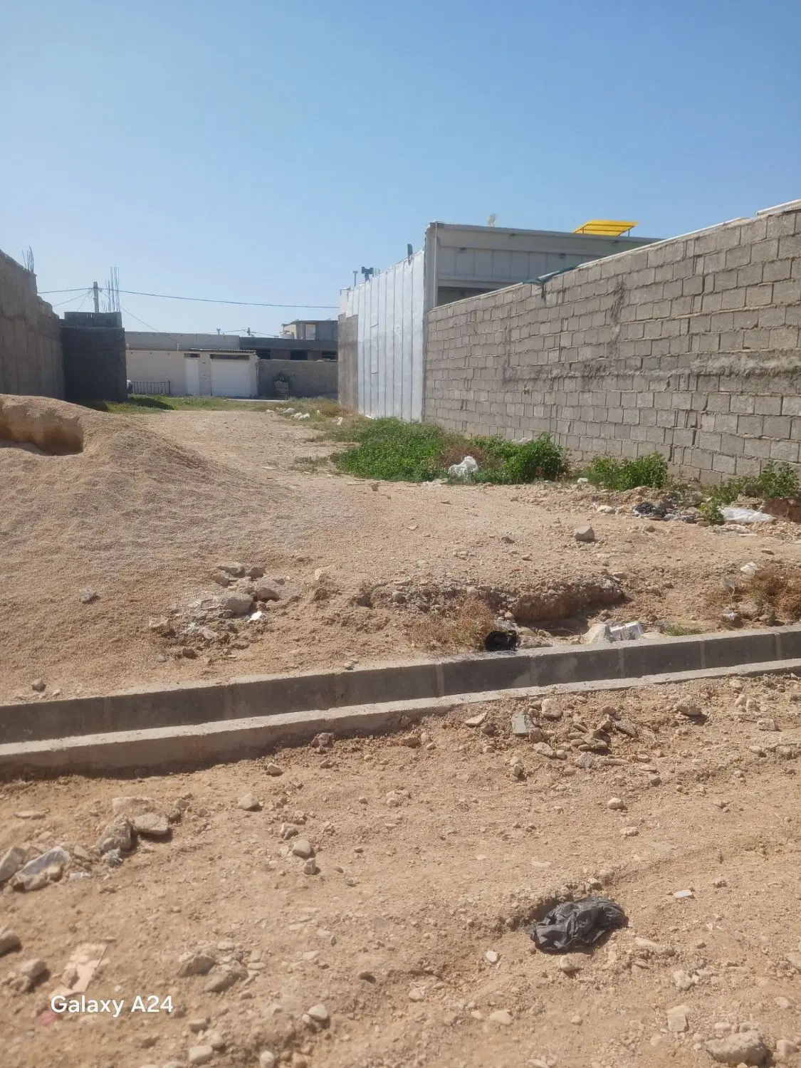 زمین۲۲۴ متر گورک کلبندی پشت مسجد امام حسین