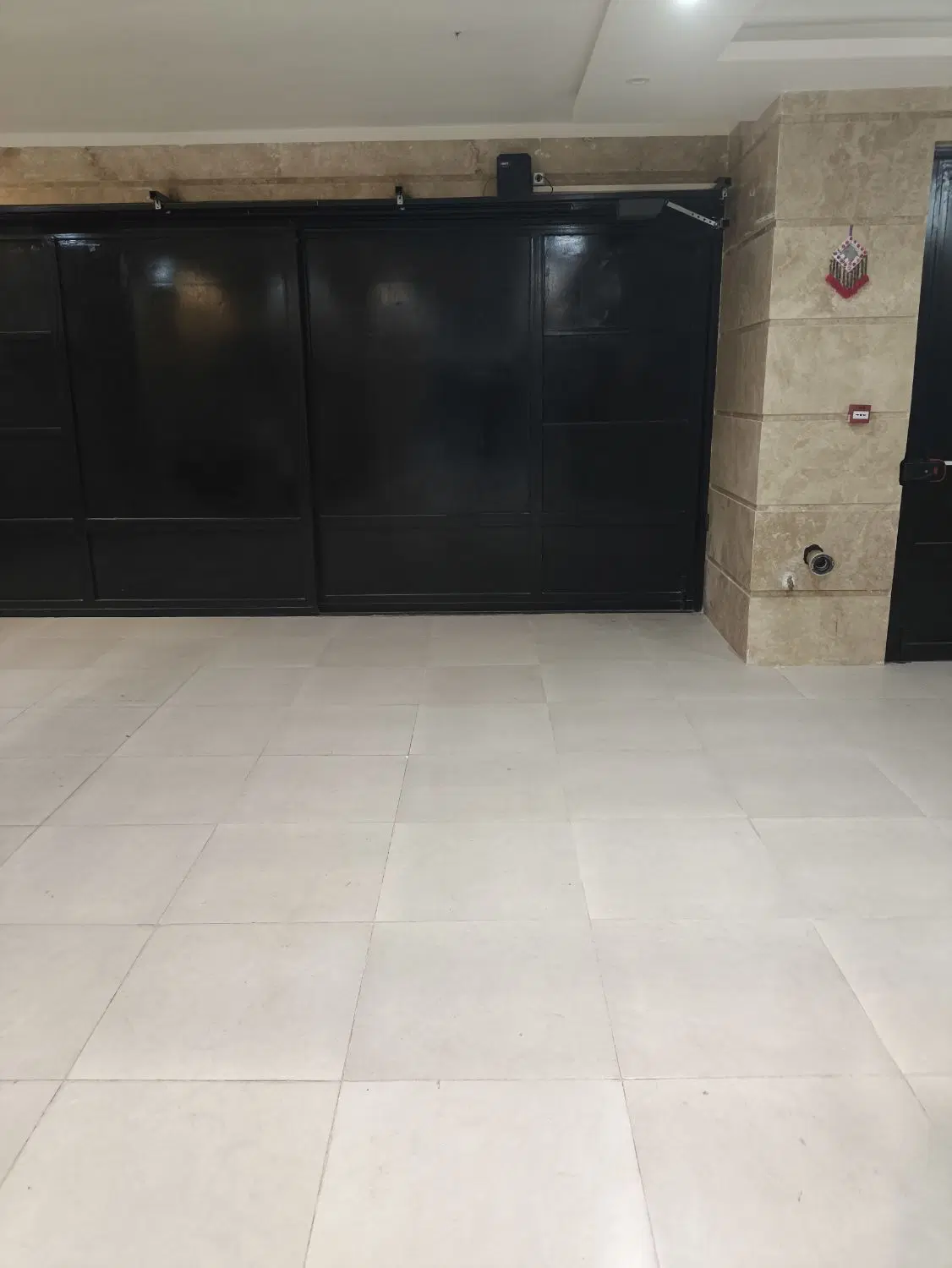 واحد لاکچری بر خیابان جوان منظریه