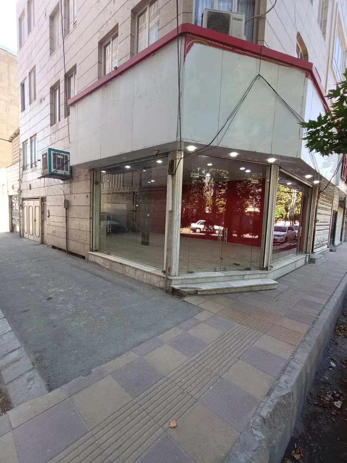 اجاره مغازه ۶۰ متری