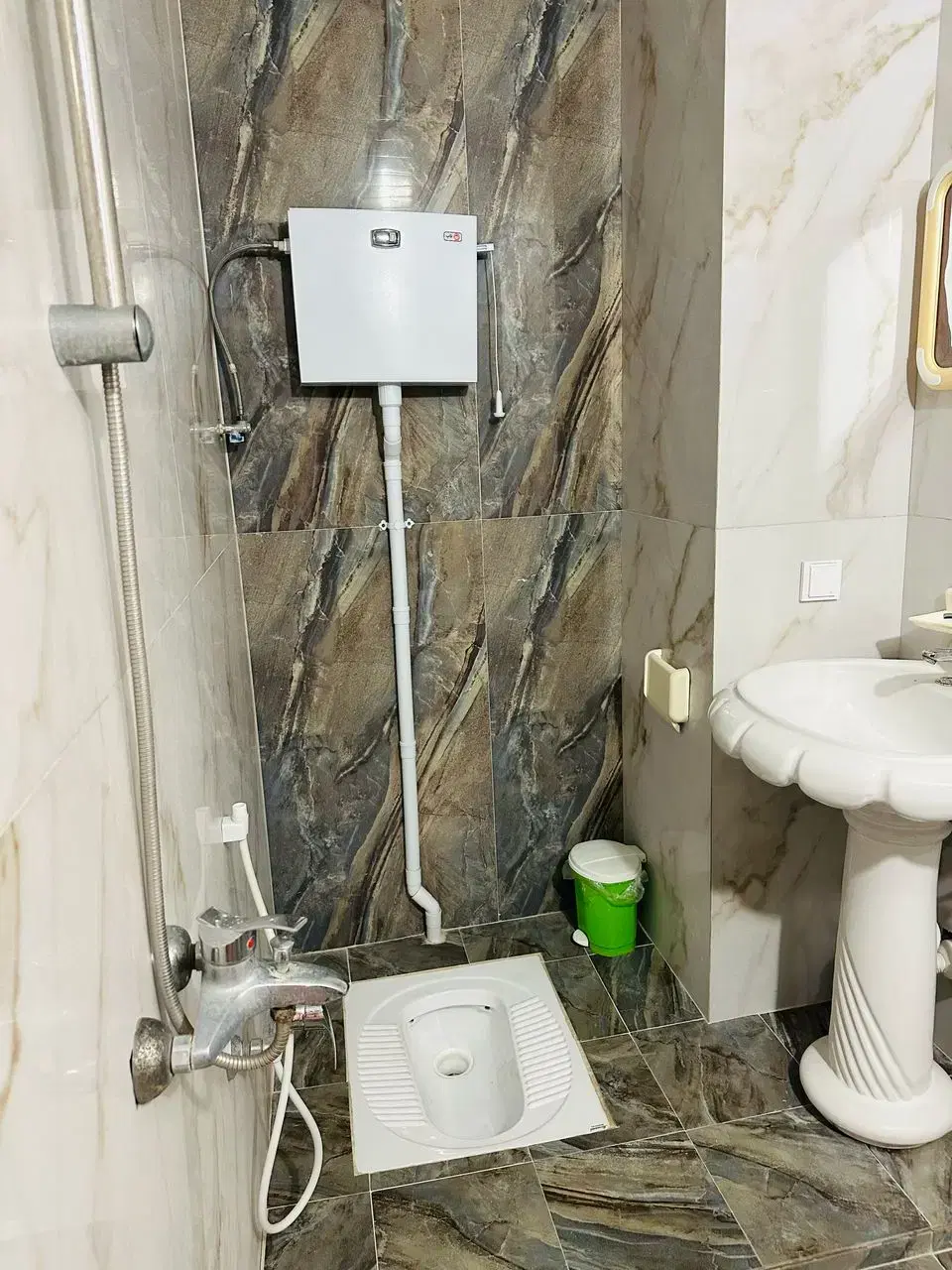 اپارتمان تک خواب استخر دار