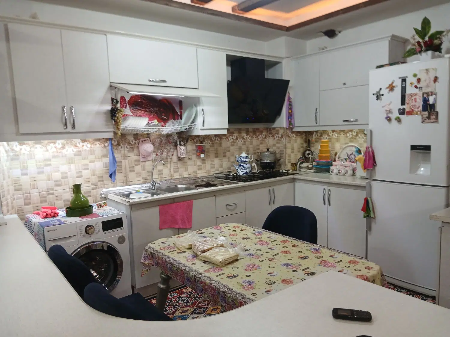 شهرک حمیدیان فروش آپارتمان۱۰۰متری.پارکینگ دار