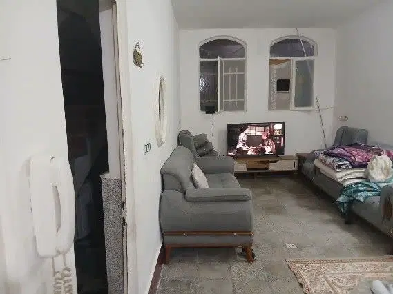 یک باب منزل مسکونی اجاره داده میشود