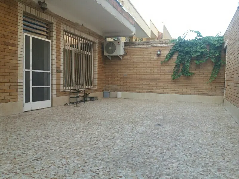 ملک نوساز فول امکانات درکرمان خیابان مالک اشتر.
