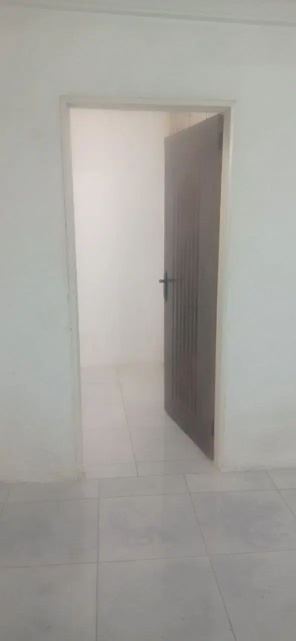 آپارتمان طبقه همکف کشاورز