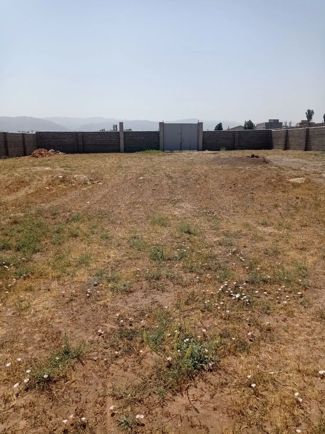 اجاره حیاط دربستی 1000متر مربع