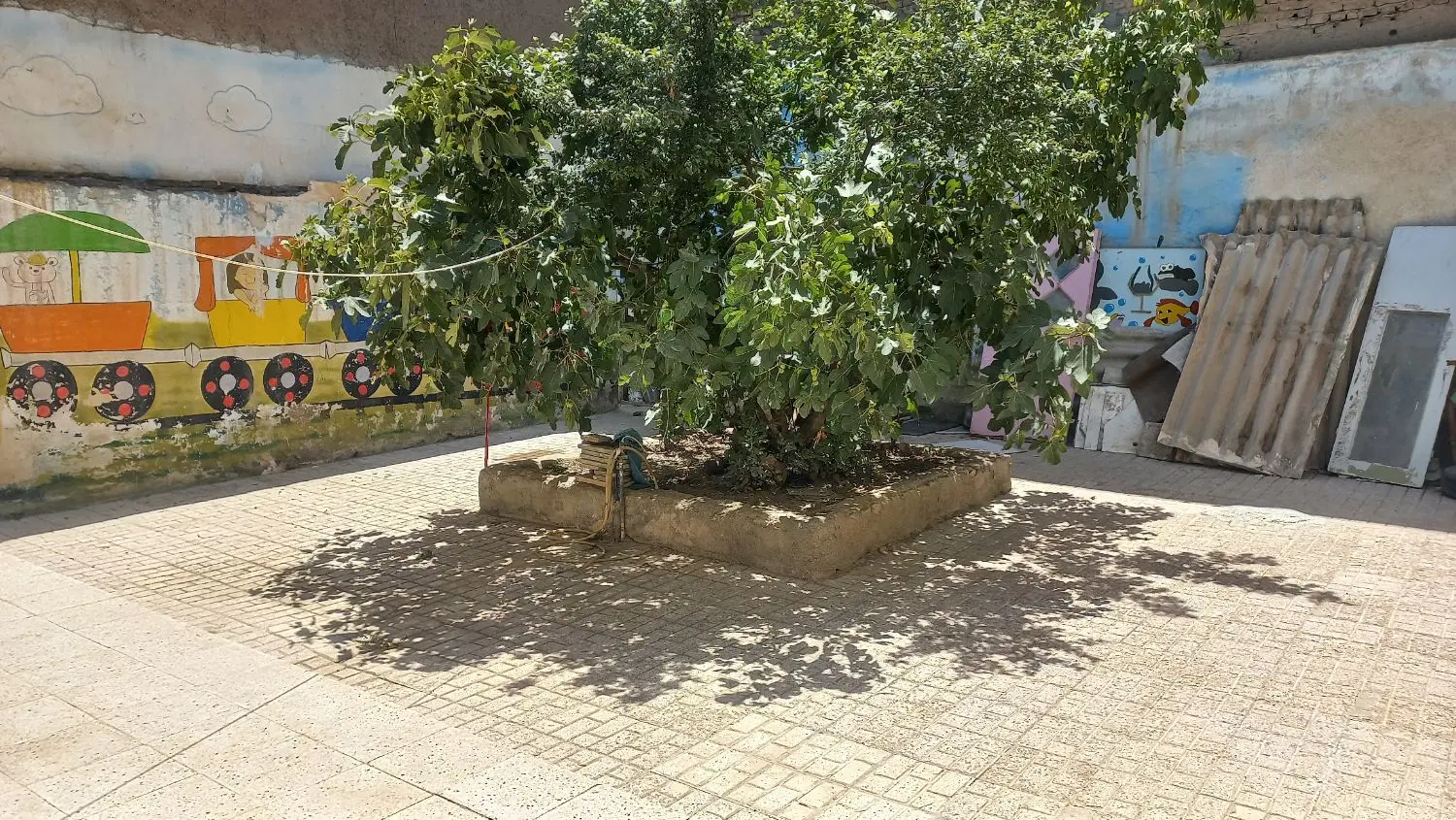 ۲۳۰ متر ویلایی دربست