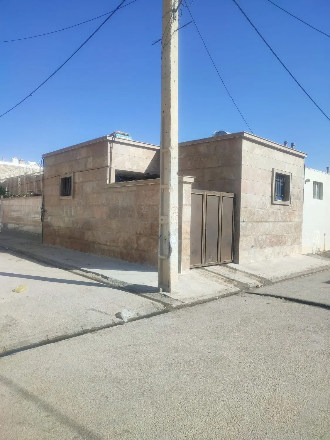 فروش منزل یه خوابه شرغون ماشین رو سر نپش