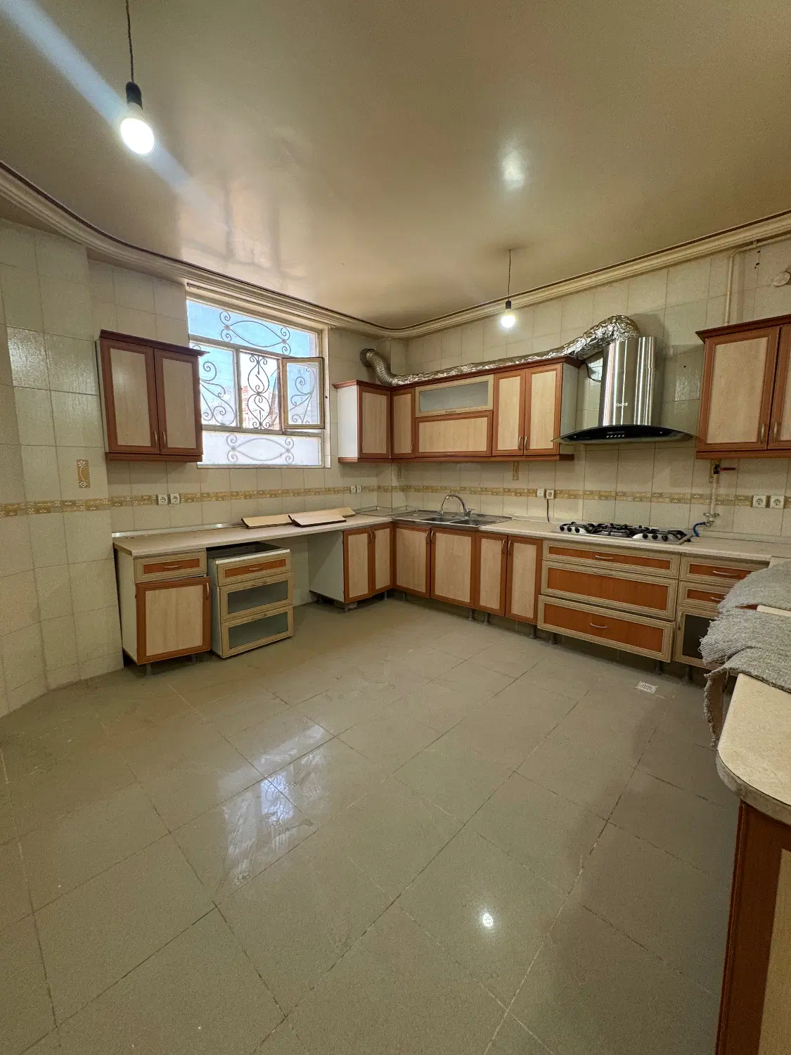 واحد محدوده خ بهشتی