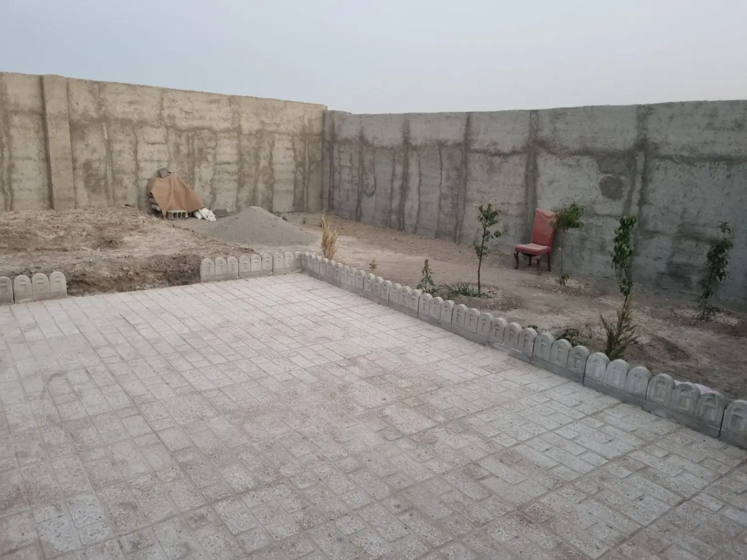 چهاردیواری باغچه زمین باغی