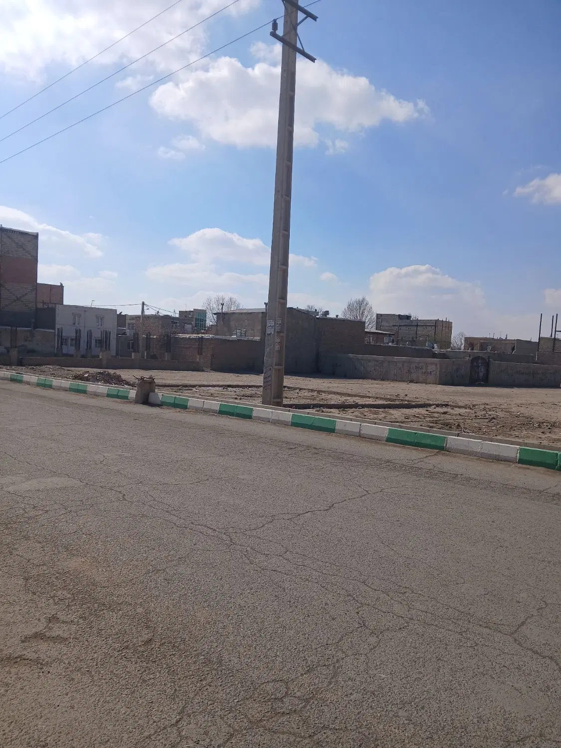 زمین 100متری
