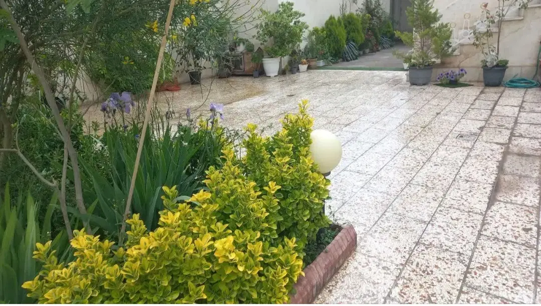 ۳۶۰ متر حاشیه عطار