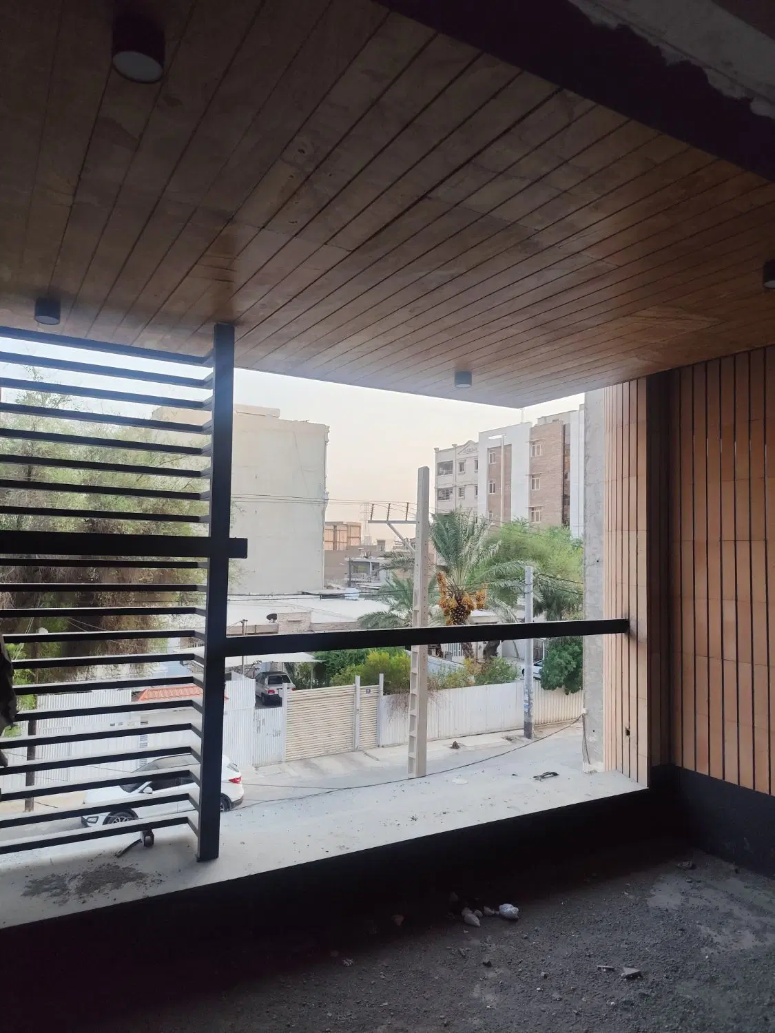 اقبال_ساخت متفاوت و تک در منطقه