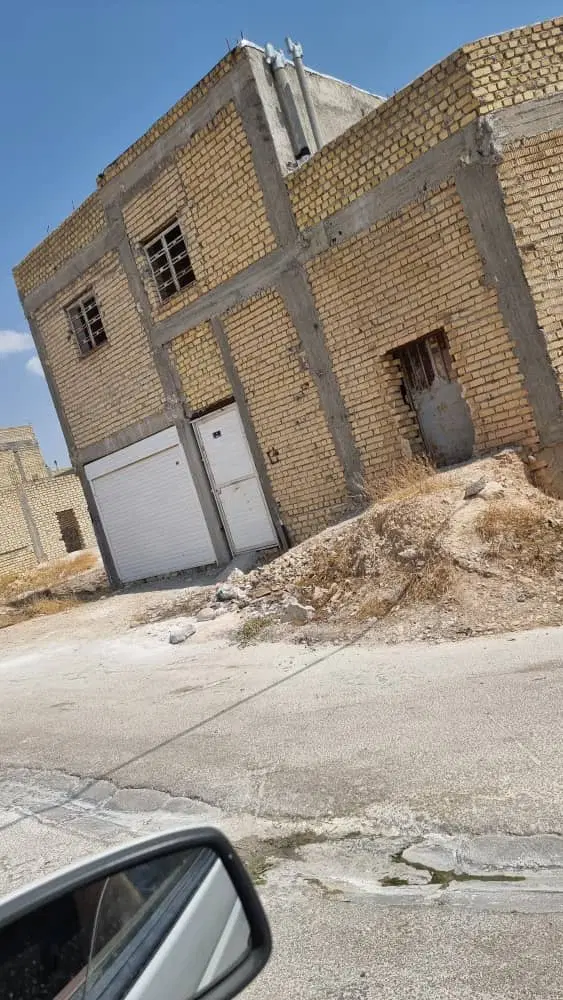 ساختمان نیم ساخت ۳ خواب