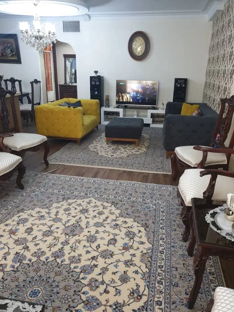 واحد ۹۶ متری با ۳۰ متر حیاط خلوت