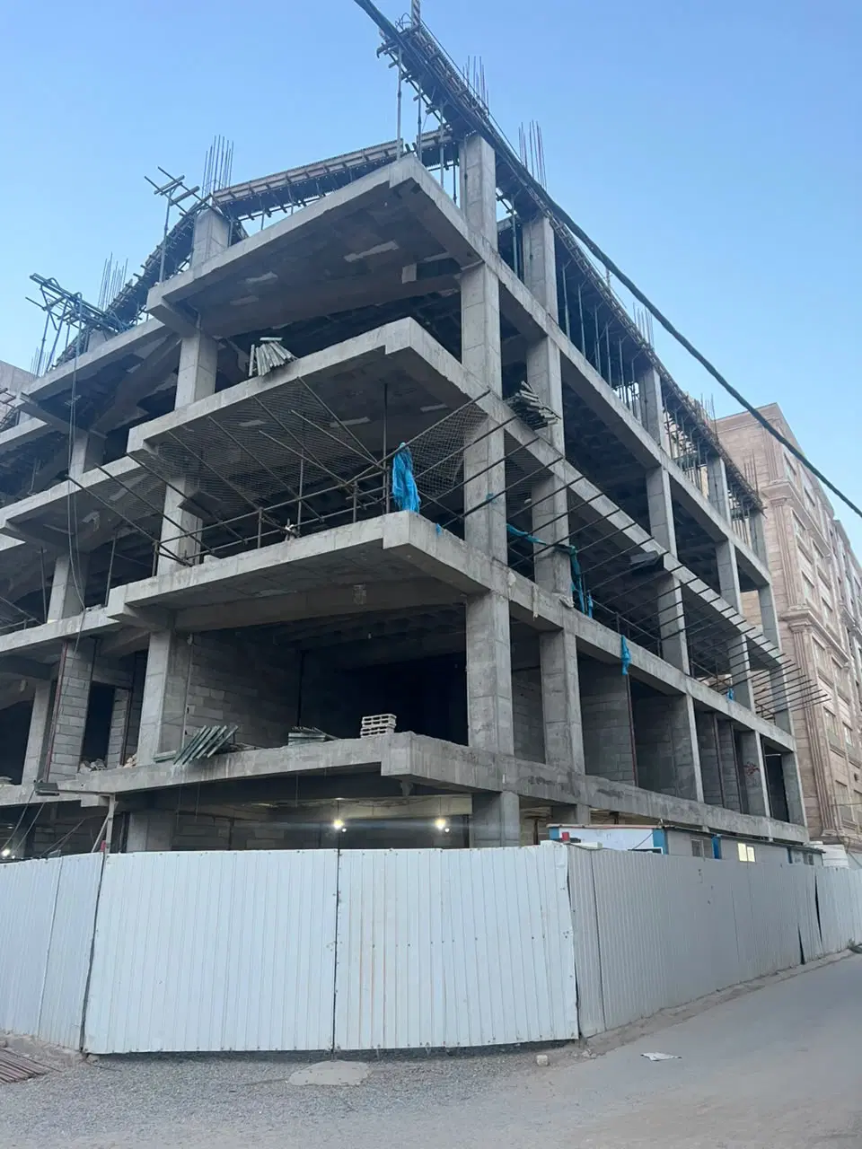 آپارتمان در حال ساخت