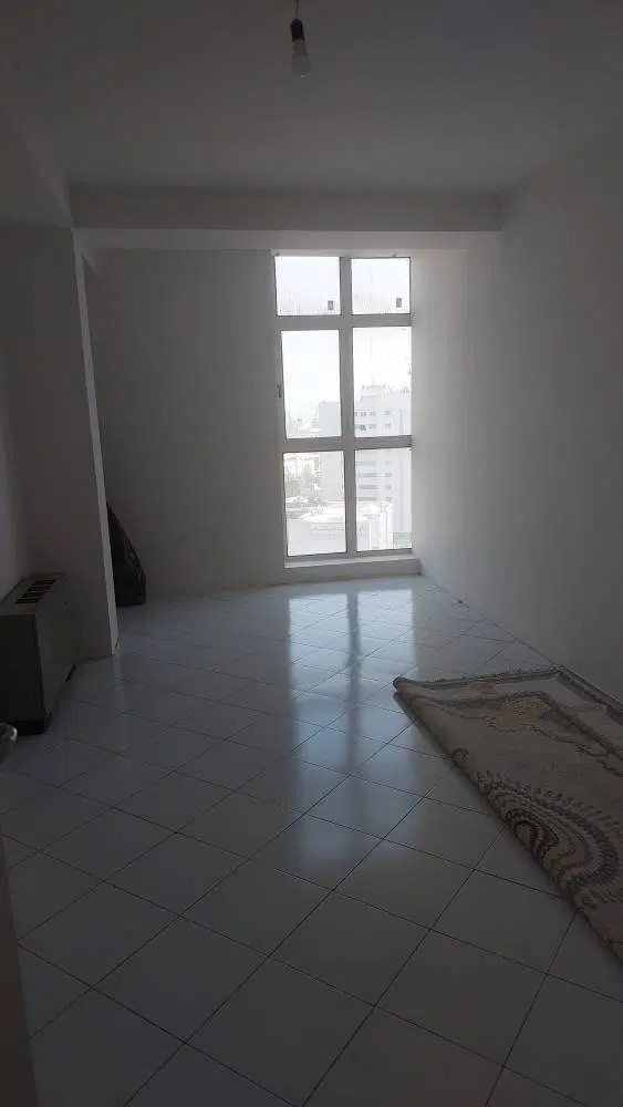 اداری ۷۰ متری بسیار خوش نقشه با امکان سکونت