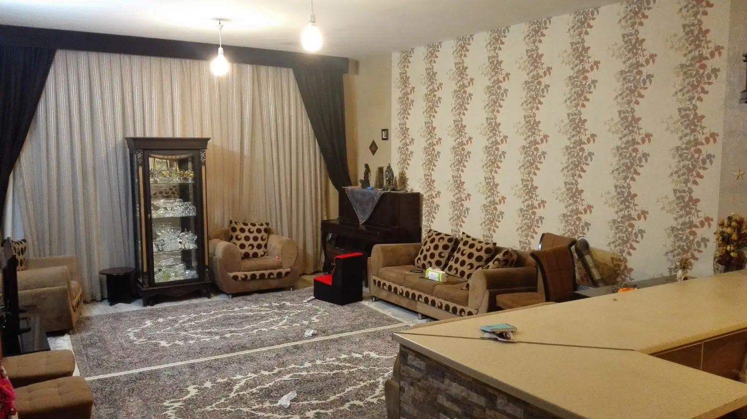 خانه ویلایی دو طبقه واقع در فاز یک شهرک میانرود