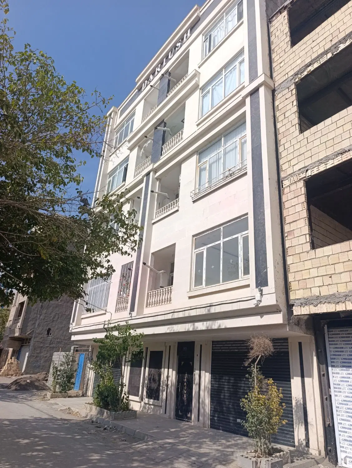 آپارتمان ۸۵ متری ساختمان داریوش