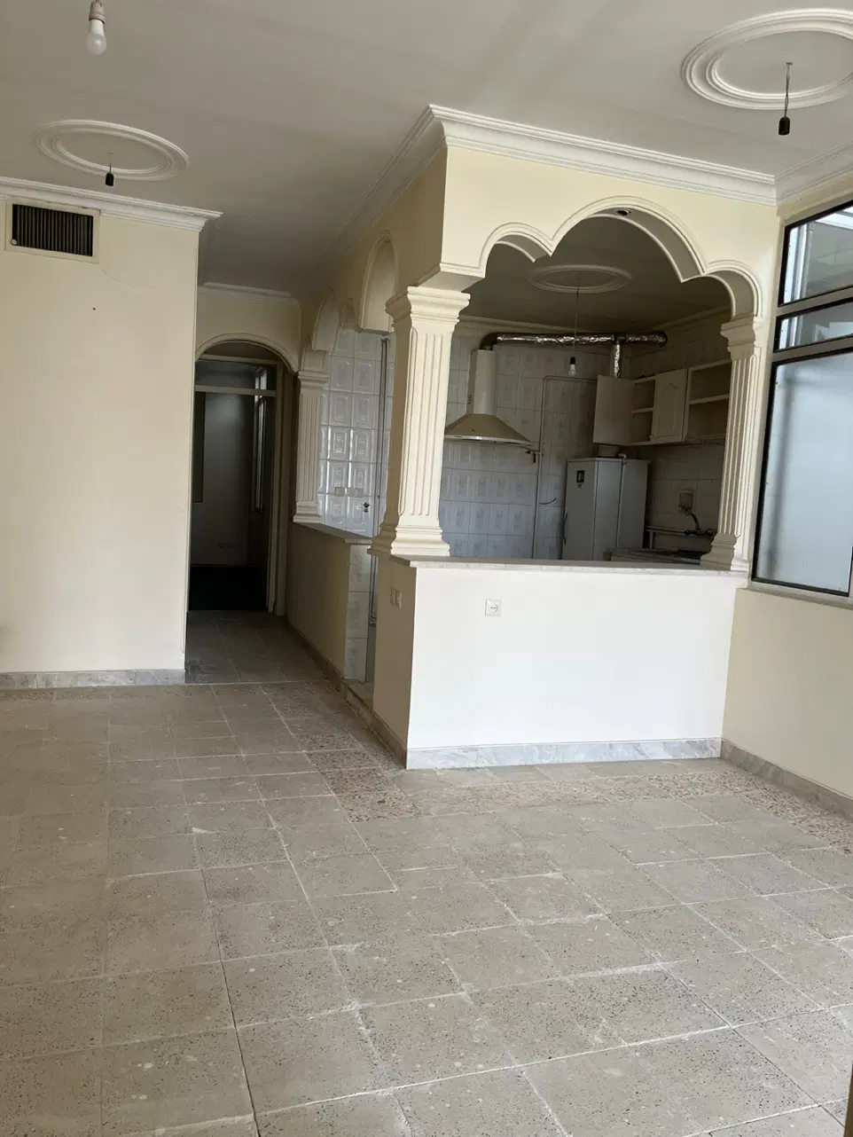 فروش ساختمان ۳ طبقه