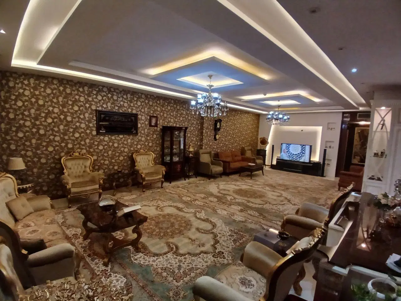 اپارتمان ۱۷۱ متری مروارید ۲۰ کوچه ۲۰ متری