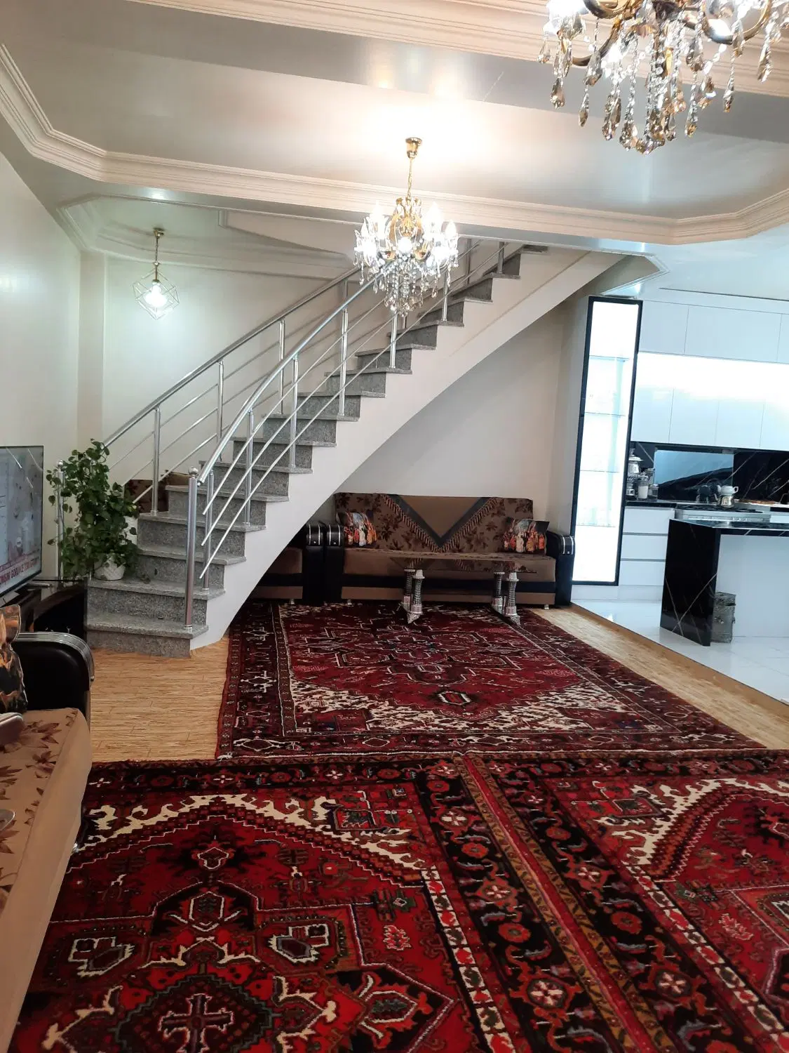 فروش حیاط دوبلکس دوطبقه در بهار