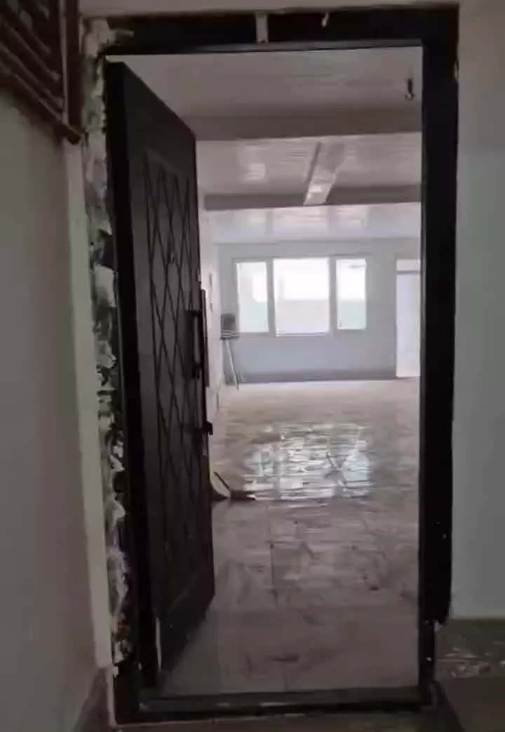 ۱۷۵ متری همکف..ط ب ر س ی .ش م ا ل ی پنجاه س ه