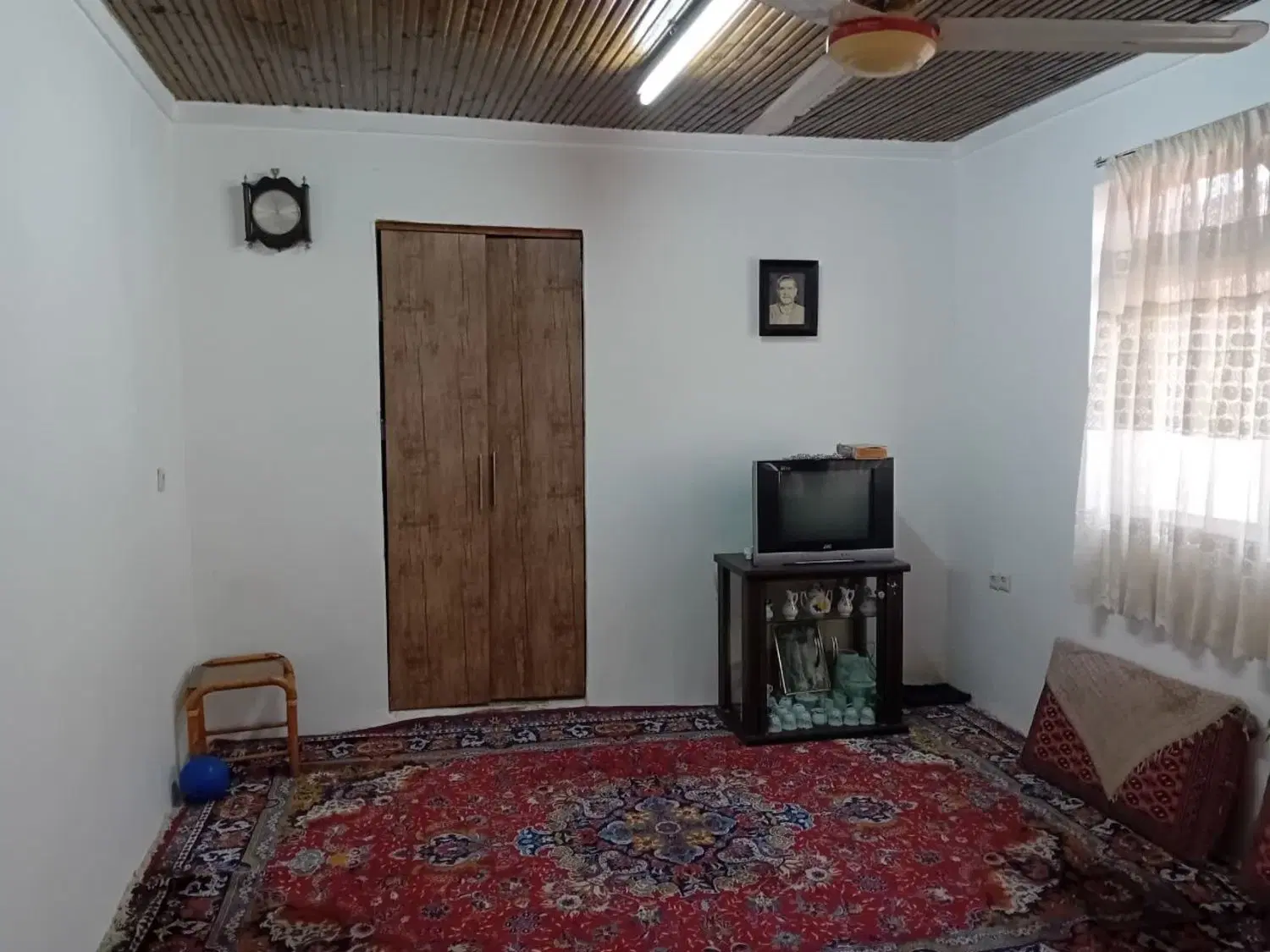 فروش خانه ویلایی همراه با  مغازه در کوی مطهری