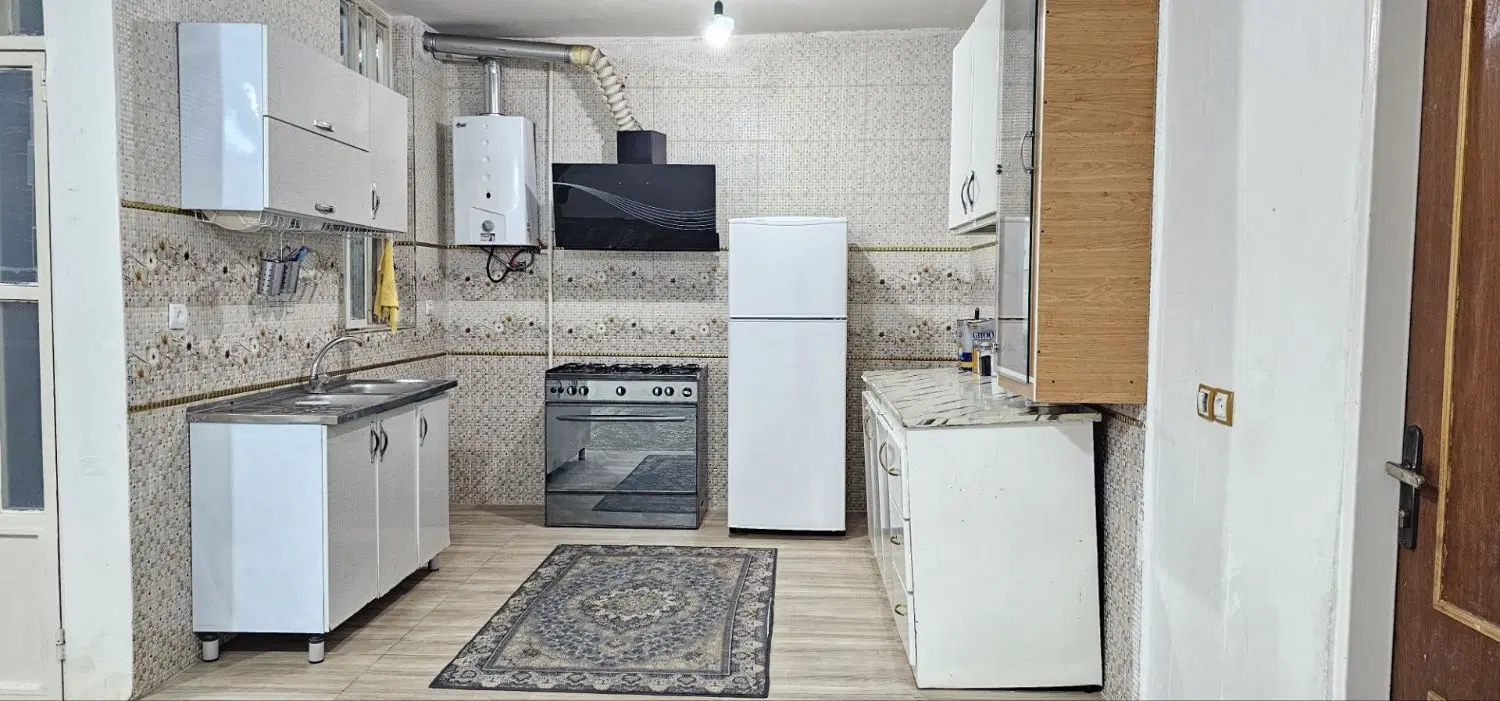 طبقه بالا شصت متری آرمان یکم