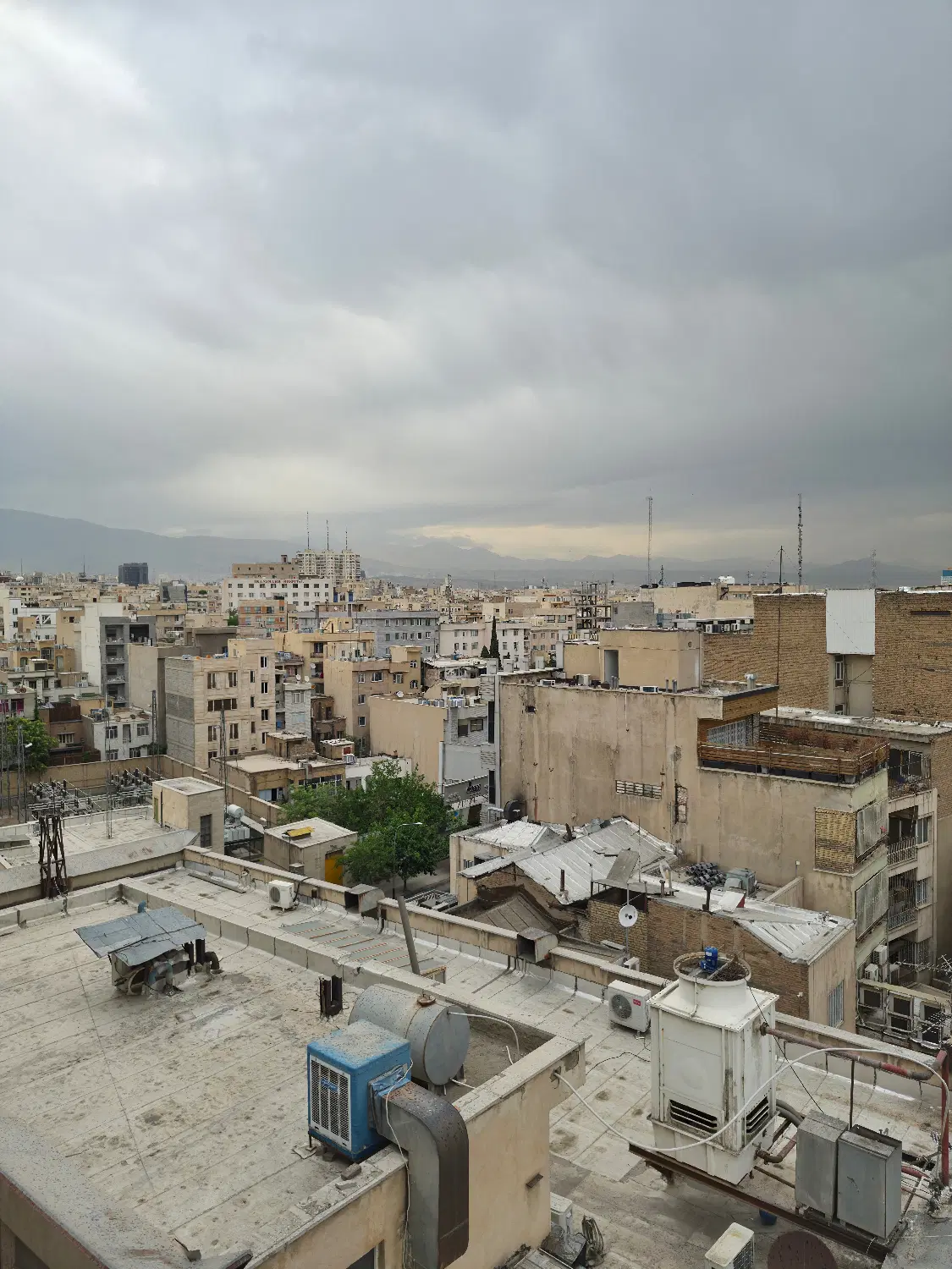 فروش آپارتمان چهارصد دستگاه نازی آباد