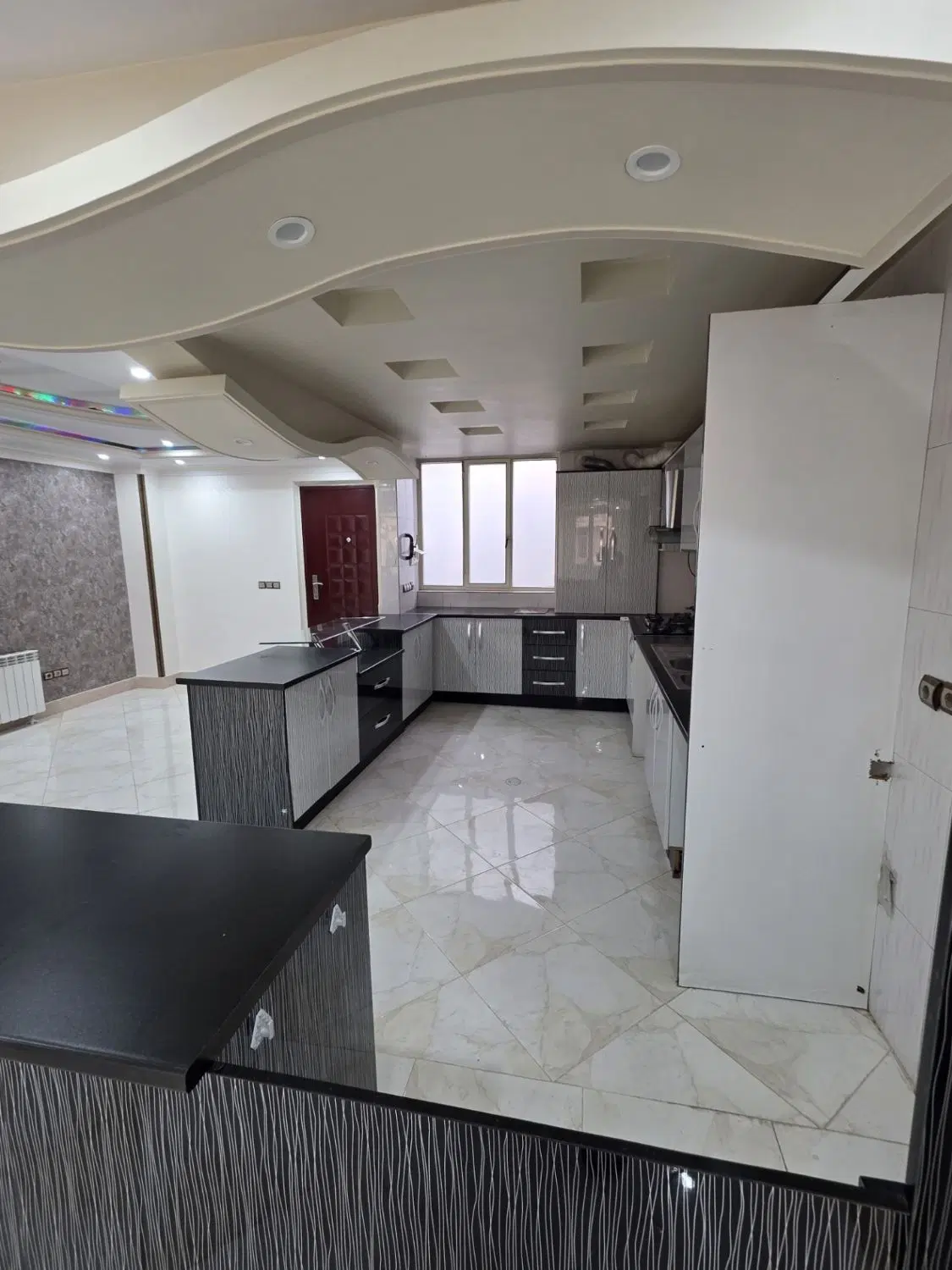 باغستان غربی لاله ها ۱۳۰ متر سه خواب