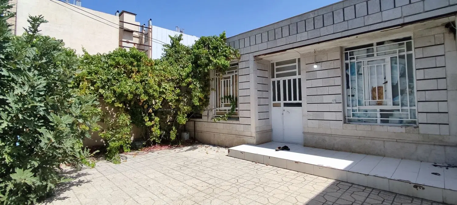 ویلایی3خواب بلوار قرنی نرسیده به فلکه عدل
