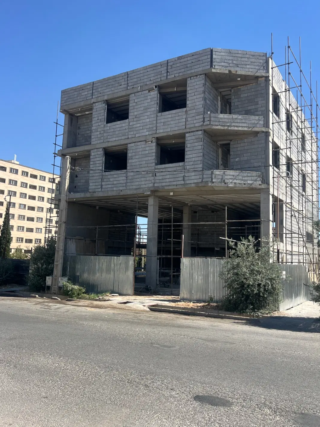 پیش فروش مغازه ۱۶۰متری چهارراه زندیه