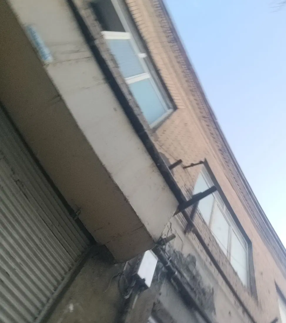منزل ویلایی درب به حیاط 100متری