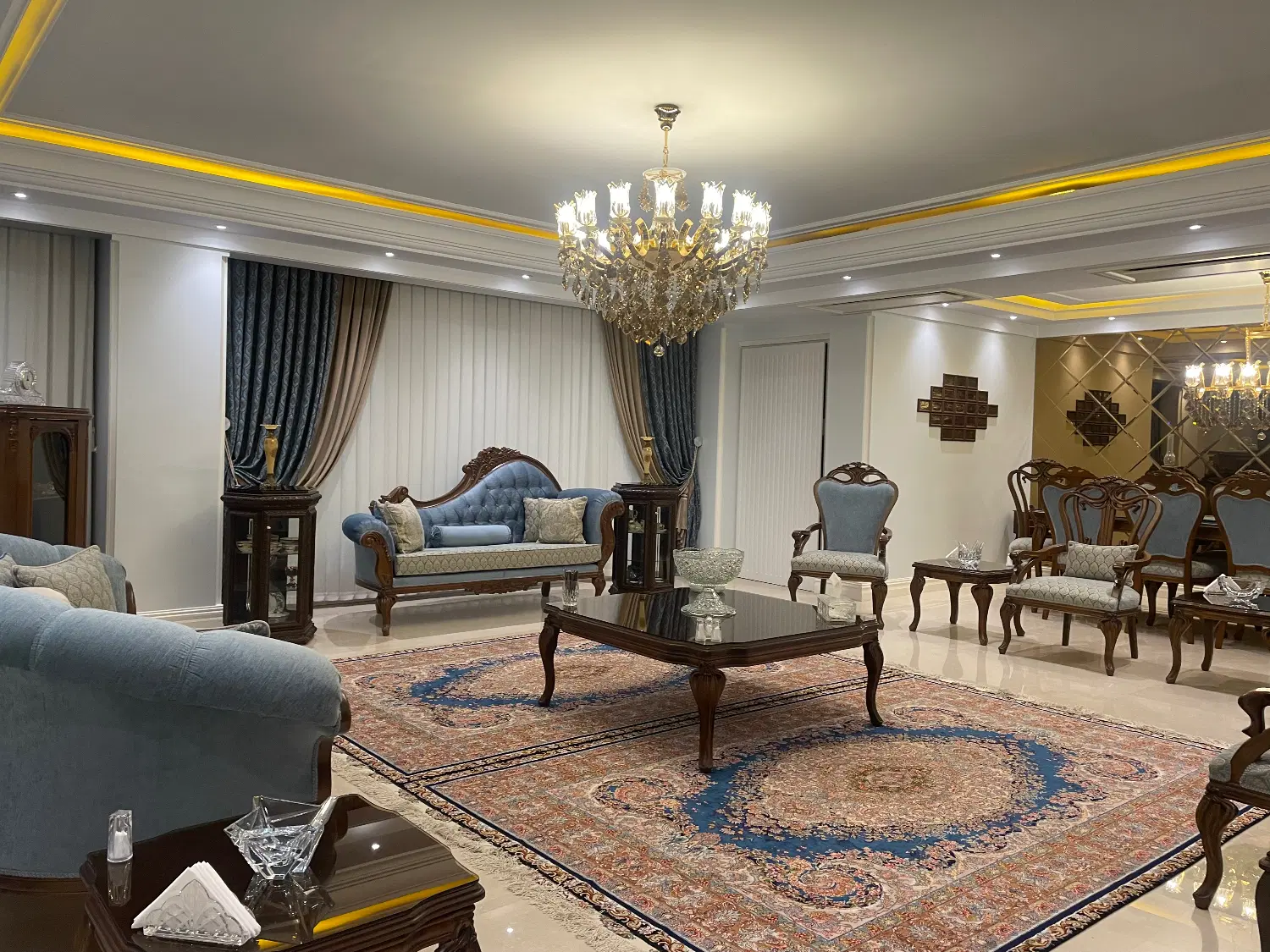 نیاوران ۲۷۰ متر ۳ خواب تکواحدی