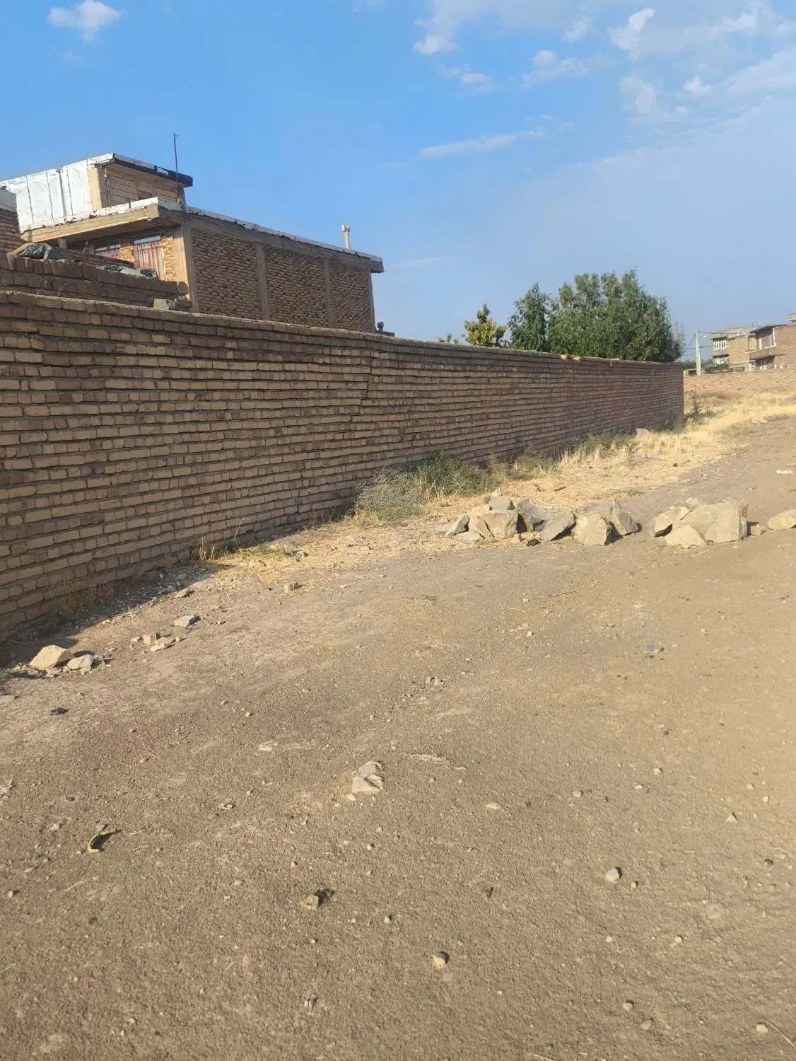 زمین در روستای علیا انهر