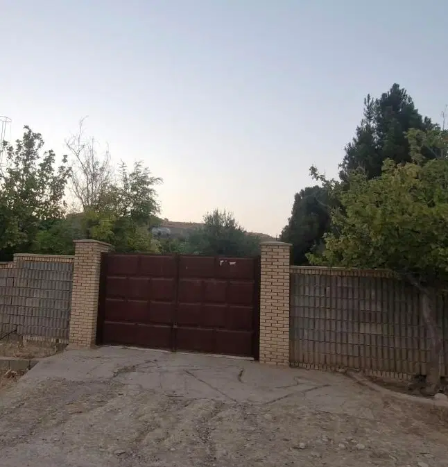 زمین کلبه سبز قلات _ 800 متر _ خیابان یاس _ محصور