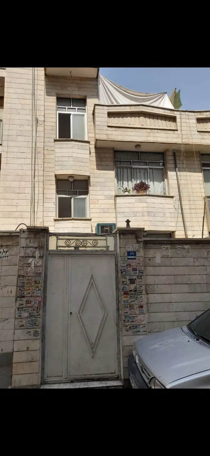خانه ویلایی ۳ طبقه برای اسکان وسرمایه گذاری